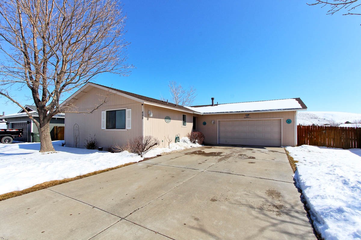 699 Bowles Lane